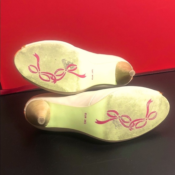 Elegant Vintage Cream and Orange Peep-Toe Heels - Picture 9 of 9